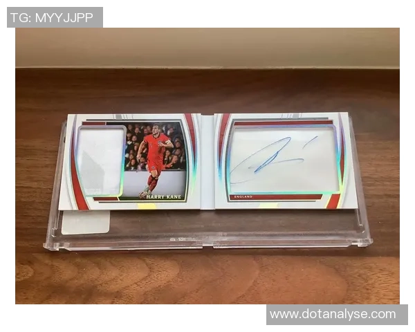 足球球星卡支架创新设计助力收藏爱好者提升展示效果与保护功能